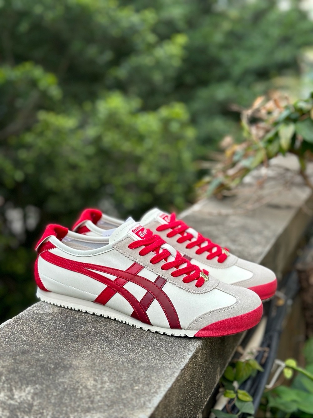 Onitsuka Tiger Mexico 66 White Red Sneakers Women